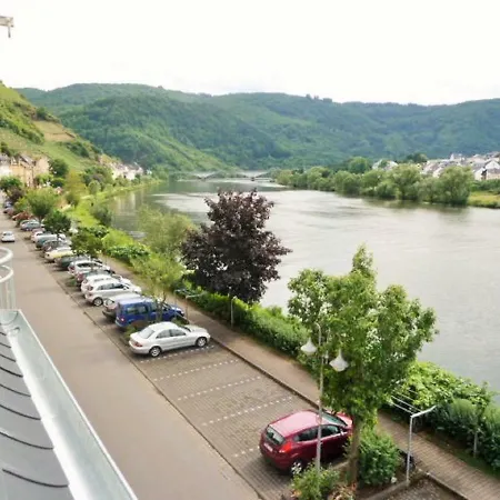 Mosel Ausblick Zell an der Mosel