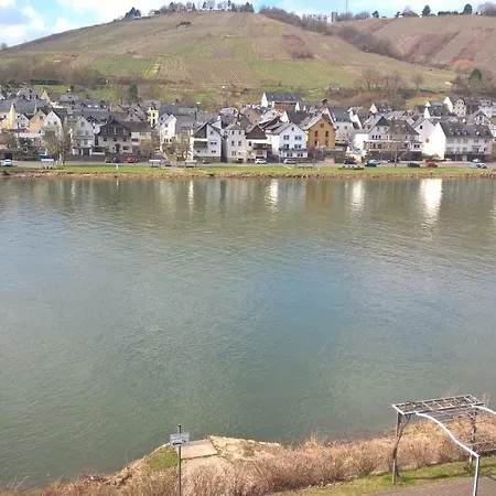 Mosel Ausblick * Zell an der Mosel